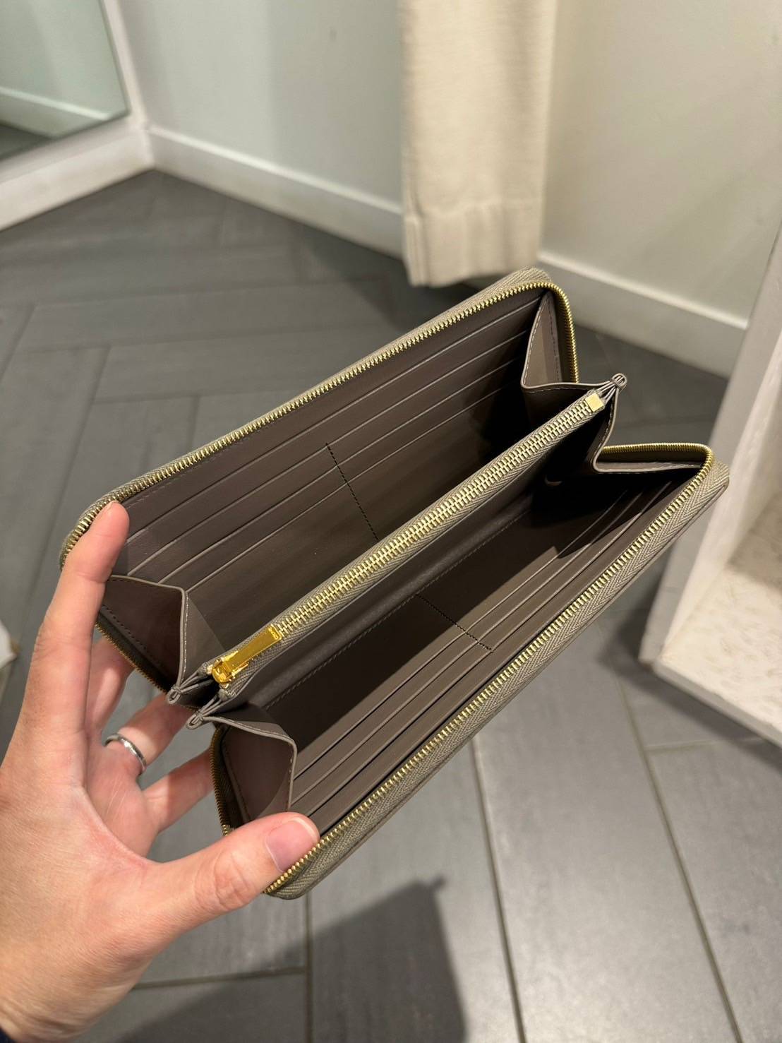 Céline 大容量拉鍊長夾