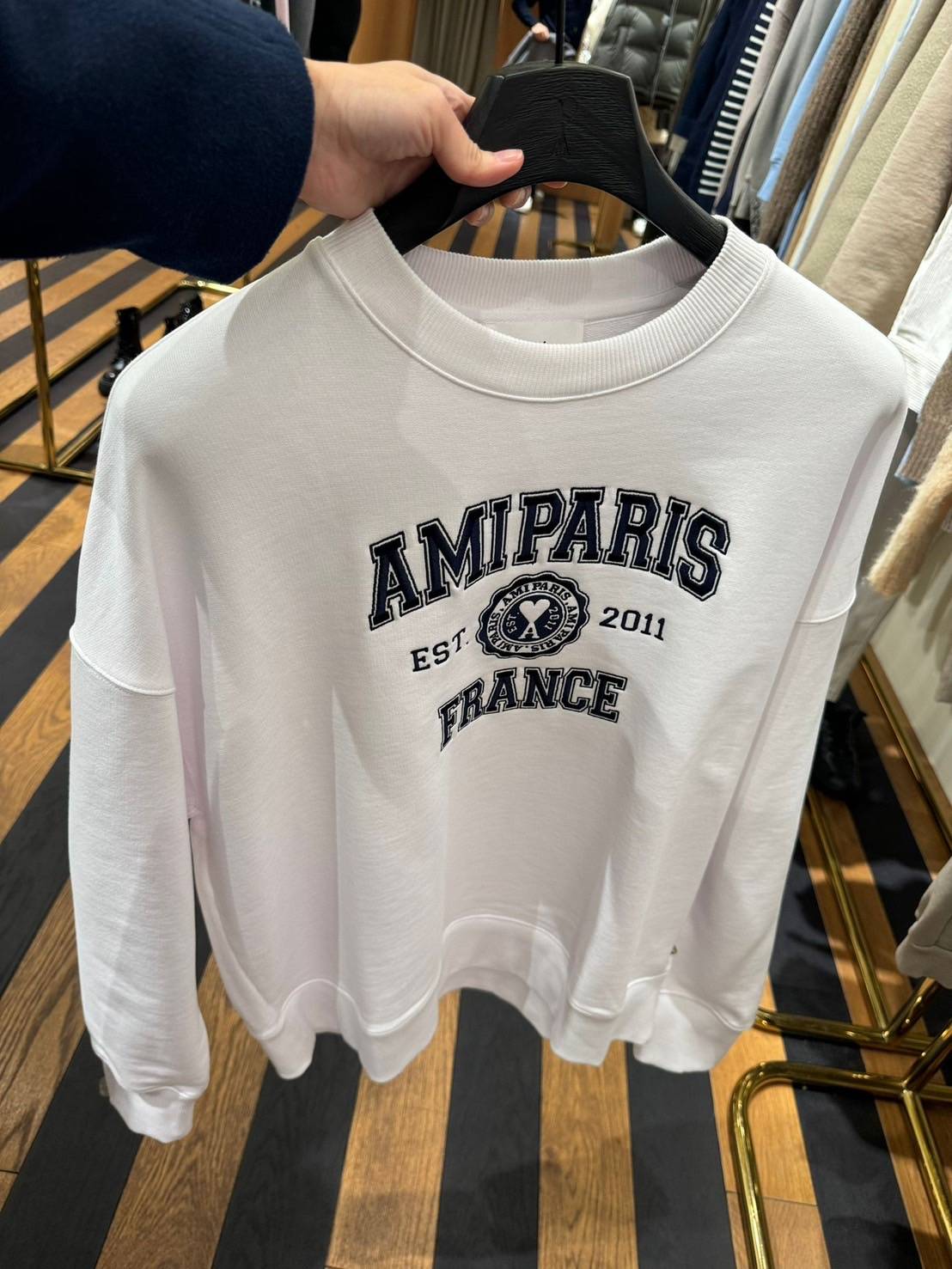 AMI Paris 白色法國標誌刺繡純棉衛衣