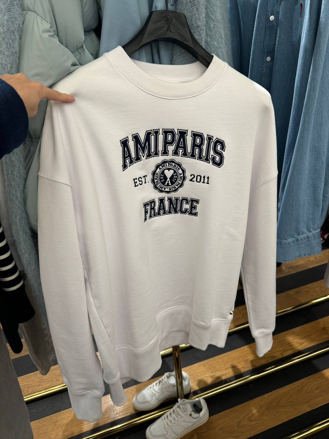 AMI Paris 白色法國標誌刺繡純棉衛衣