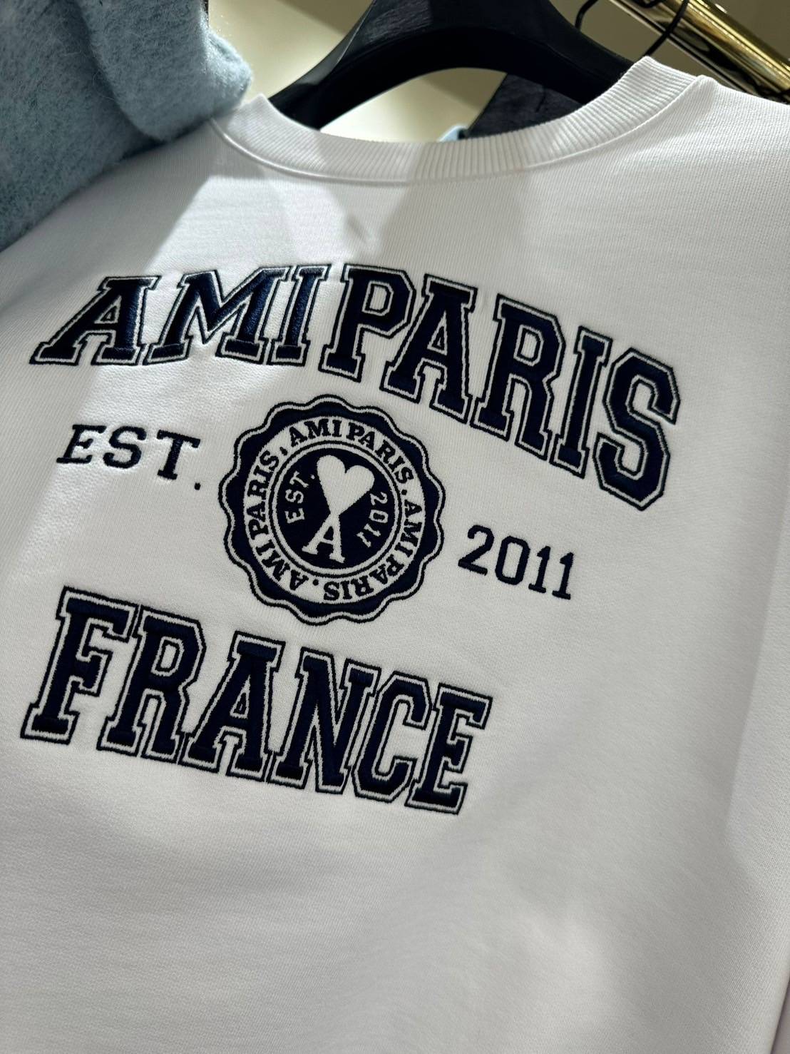 AMI Paris 白色法國標誌刺繡純棉衛衣