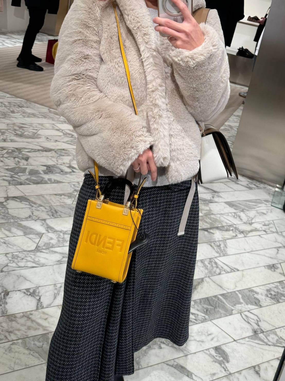 Fendi 小牛皮黃色迷你托特包