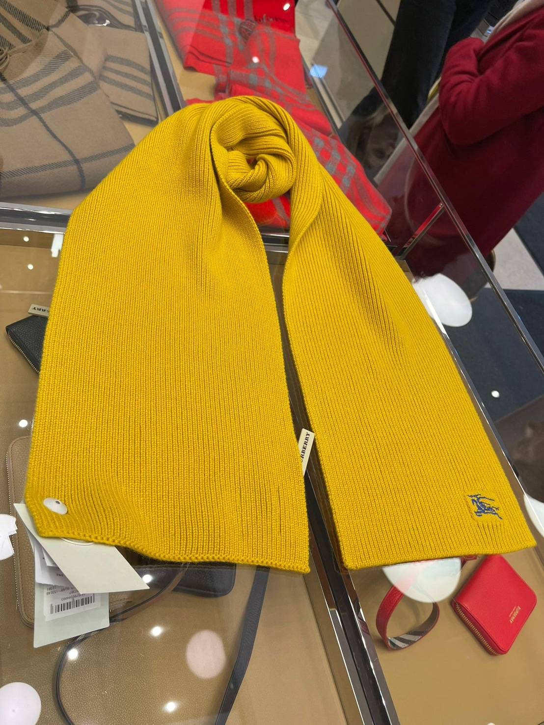Burberry 刺繡標誌羊毛圍巾