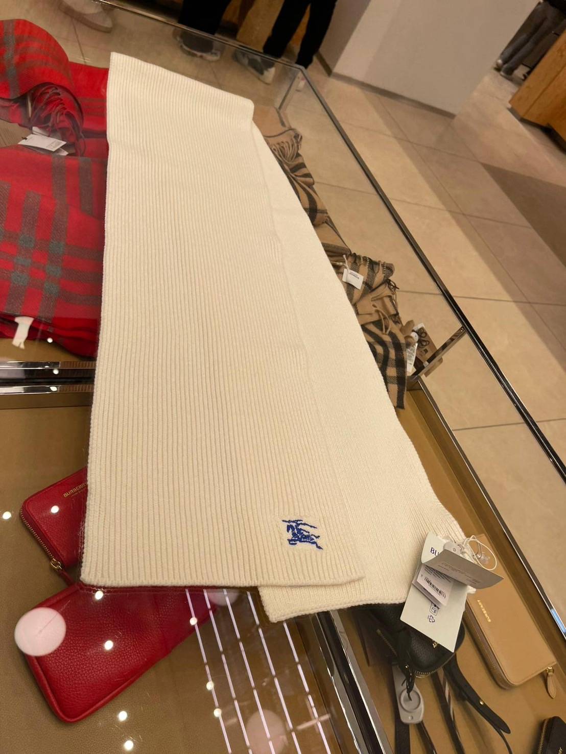 Burberry 刺繡標誌羊毛圍巾
