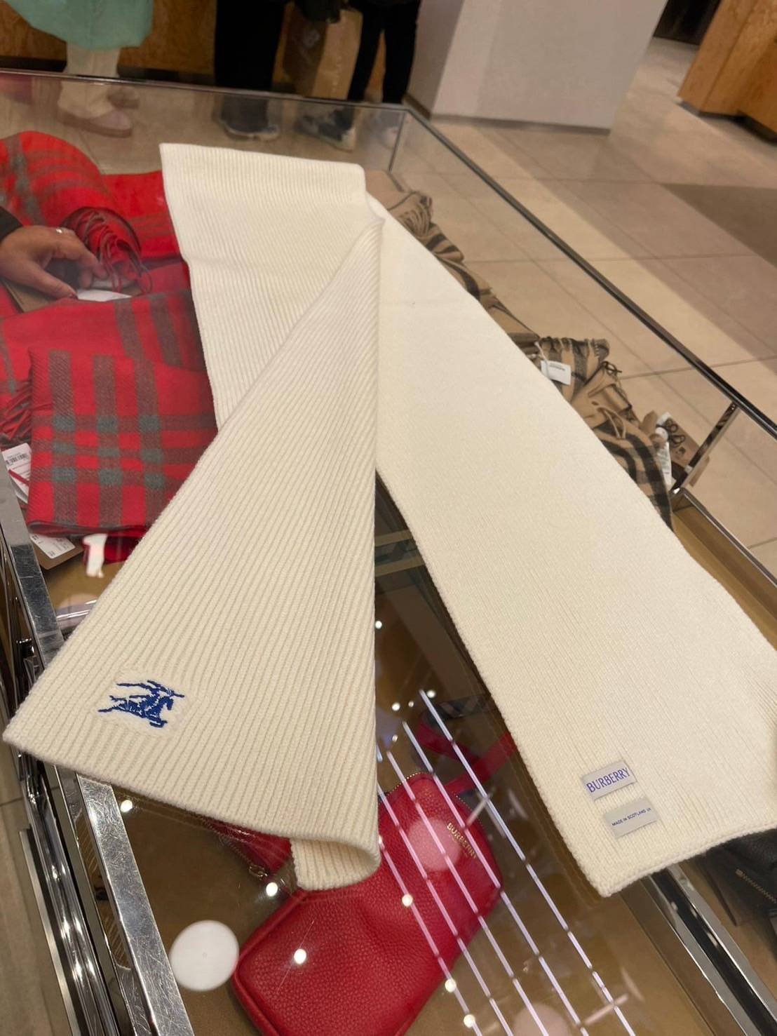 Burberry 刺繡標誌羊毛圍巾