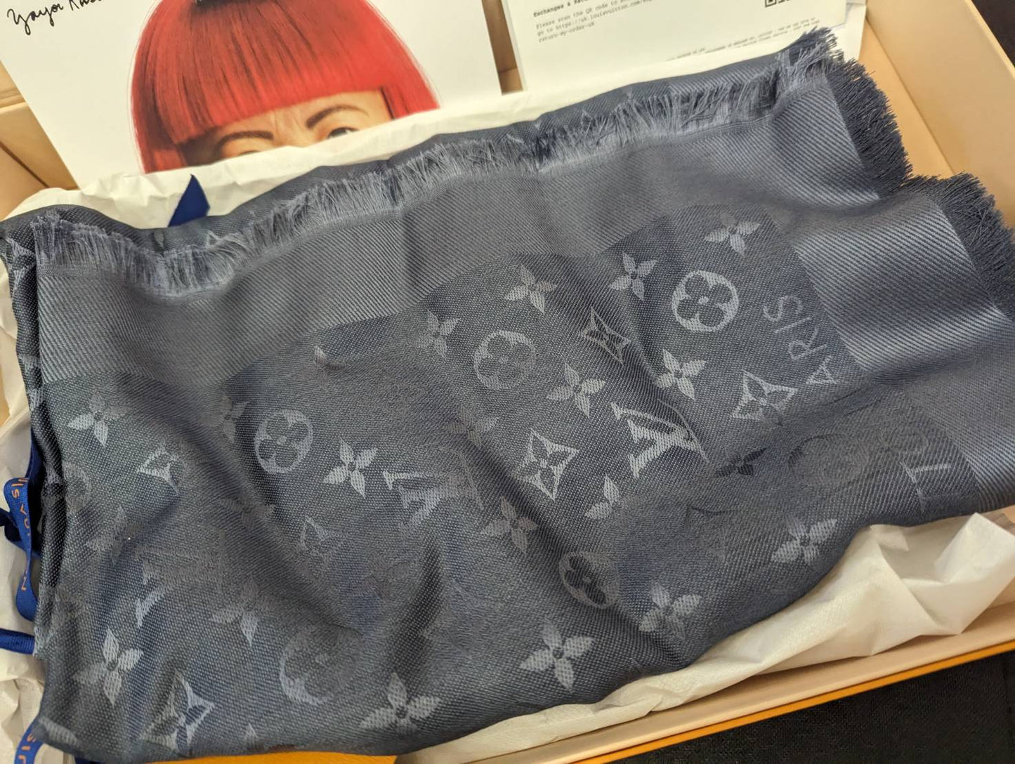 LV Monogram 經典披肩