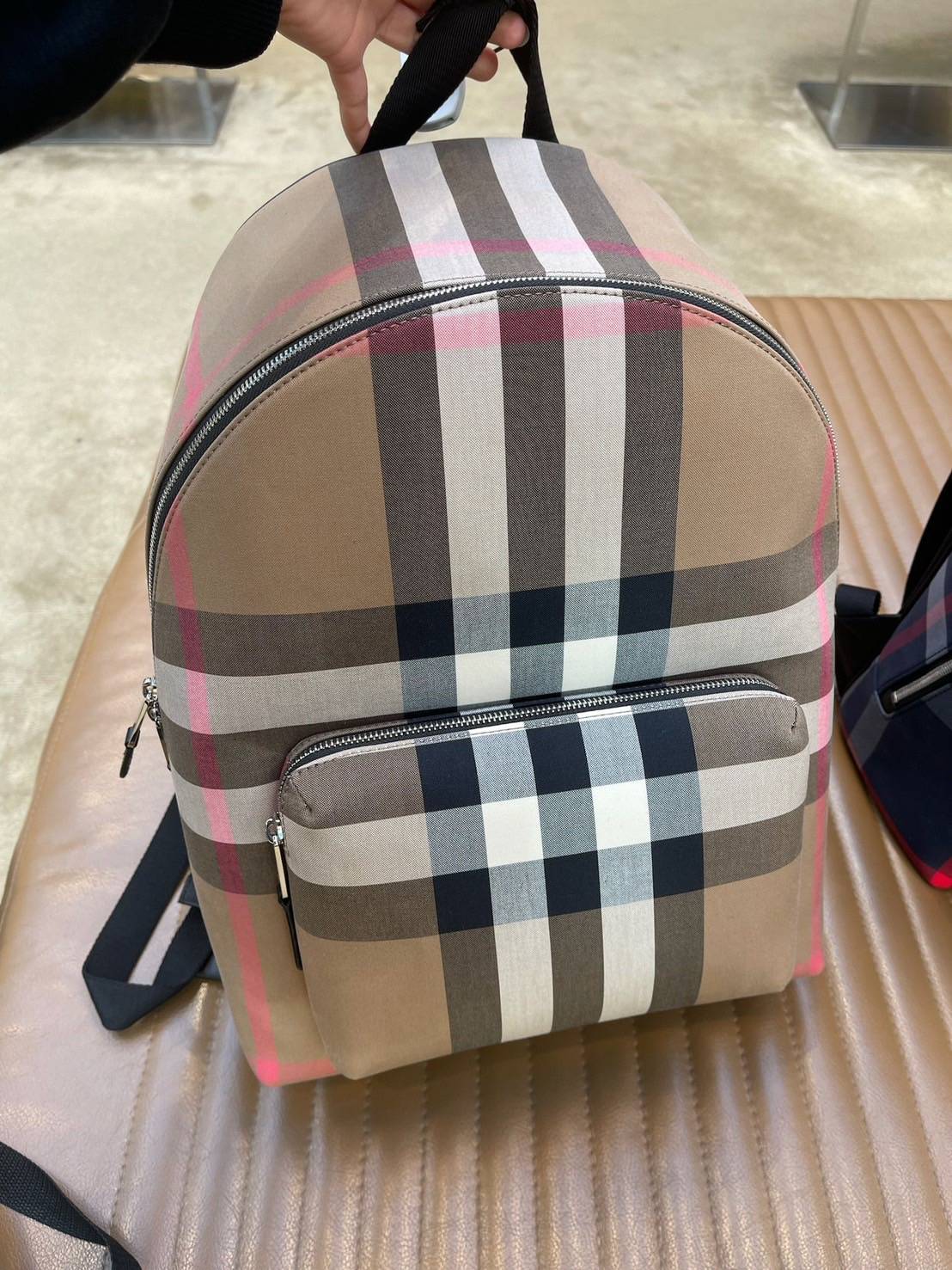 Burberry 男士經典格紋後背包