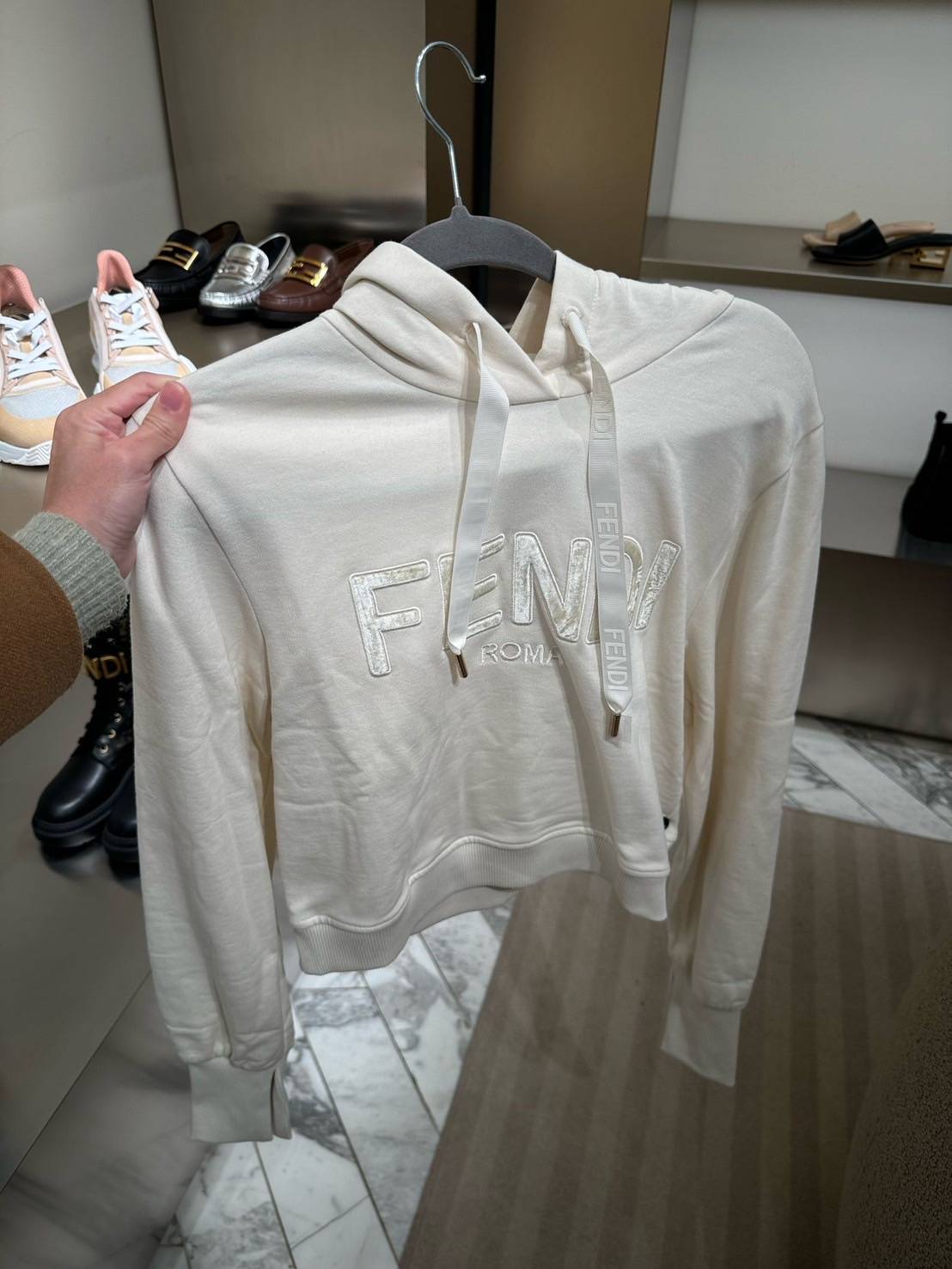 FENDI 奶油色連帽上衣
