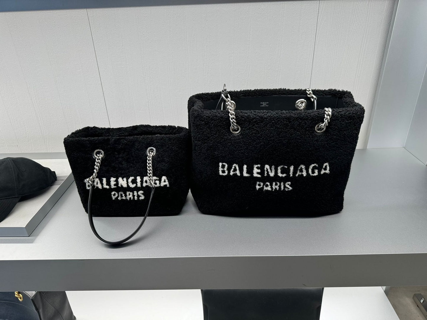 Balenciaga 小羊皮托特包