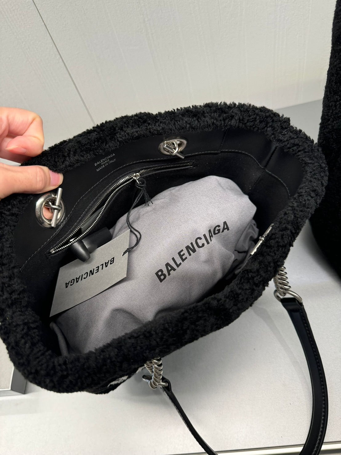 Balenciaga 小羊皮托特包