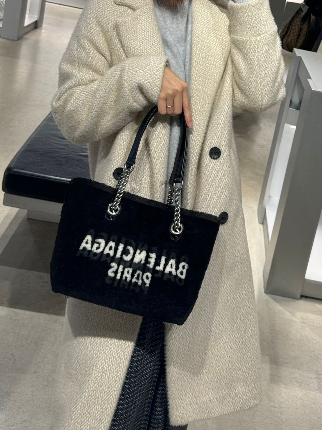 Balenciaga 小羊皮托特包