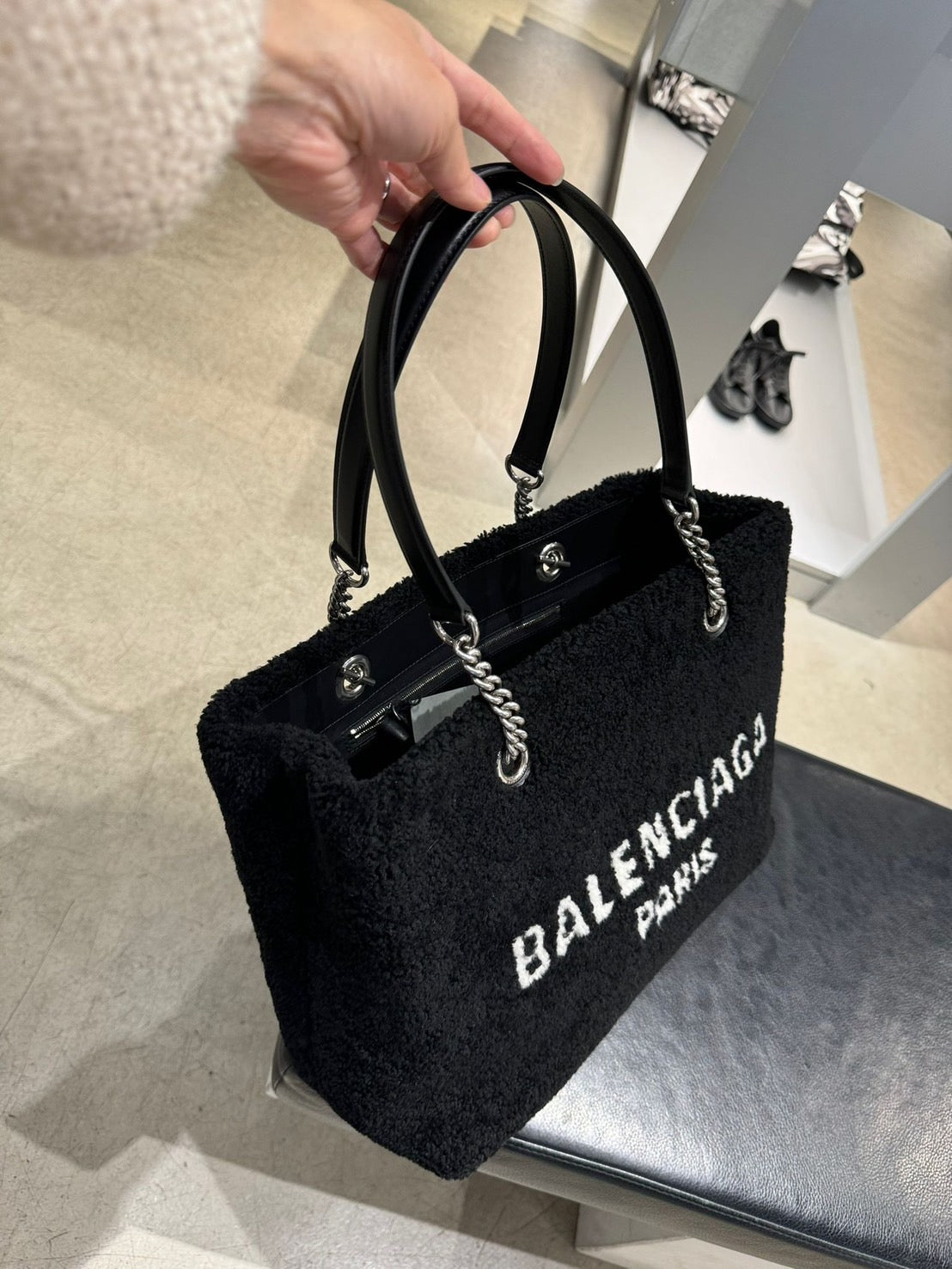 Balenciaga 小羊皮托特包