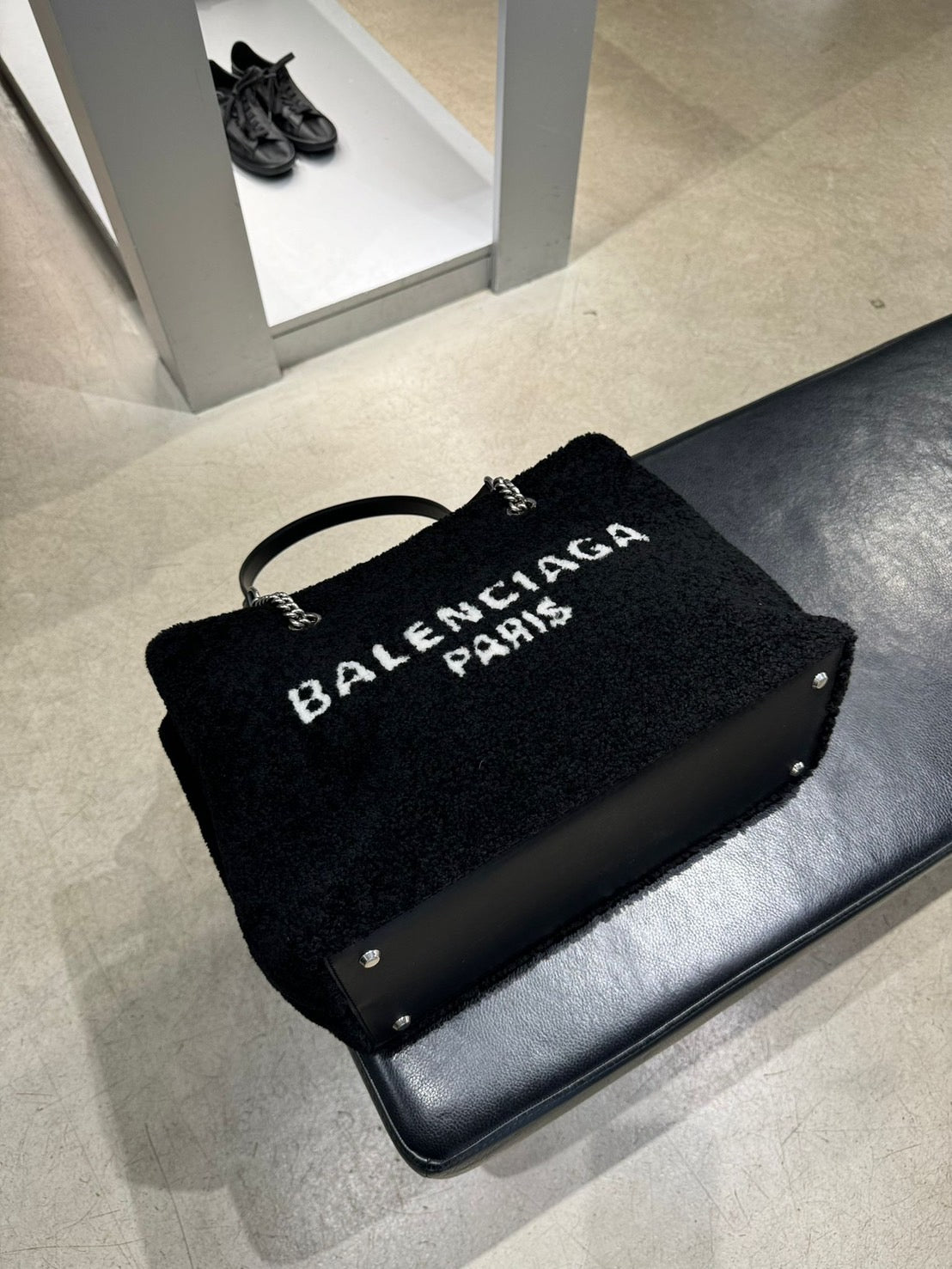 Balenciaga 小羊皮托特包