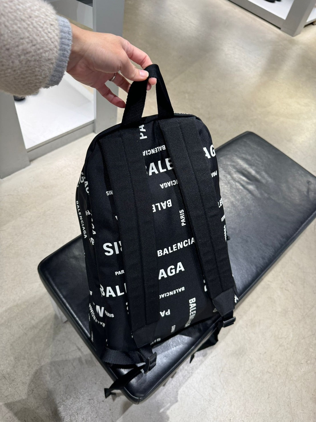 Balenciaga Explorer 全身標誌再生尼龍背包