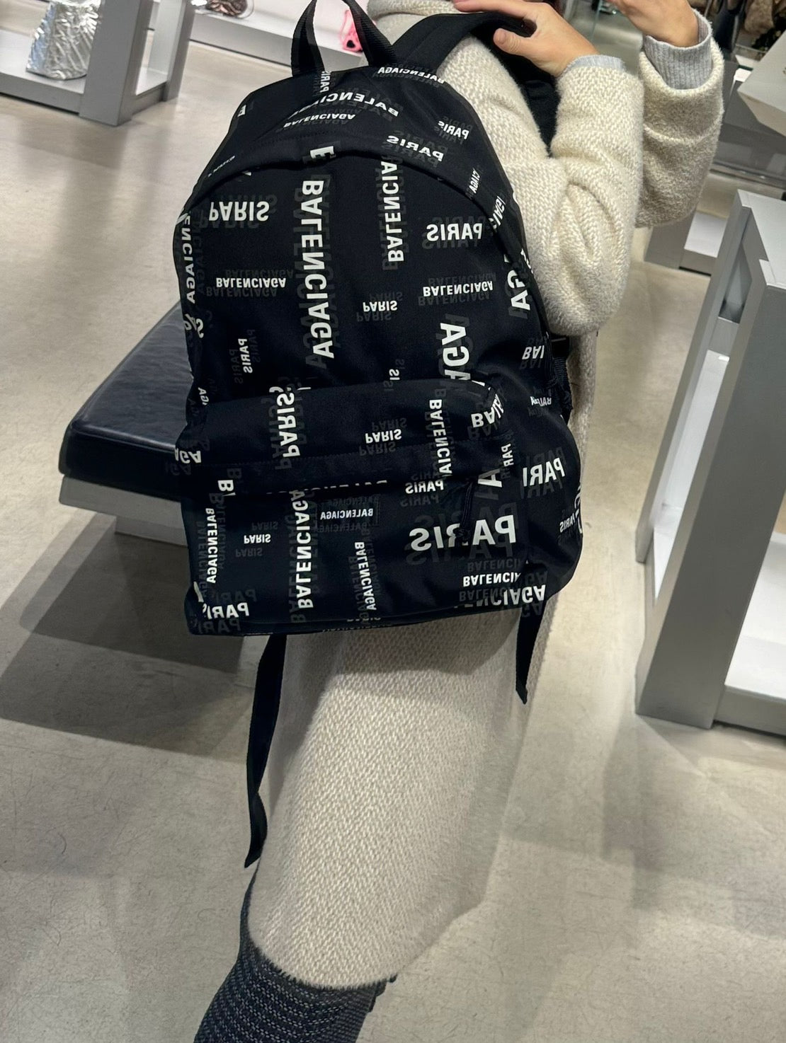Balenciaga Explorer 全身標誌再生尼龍背包