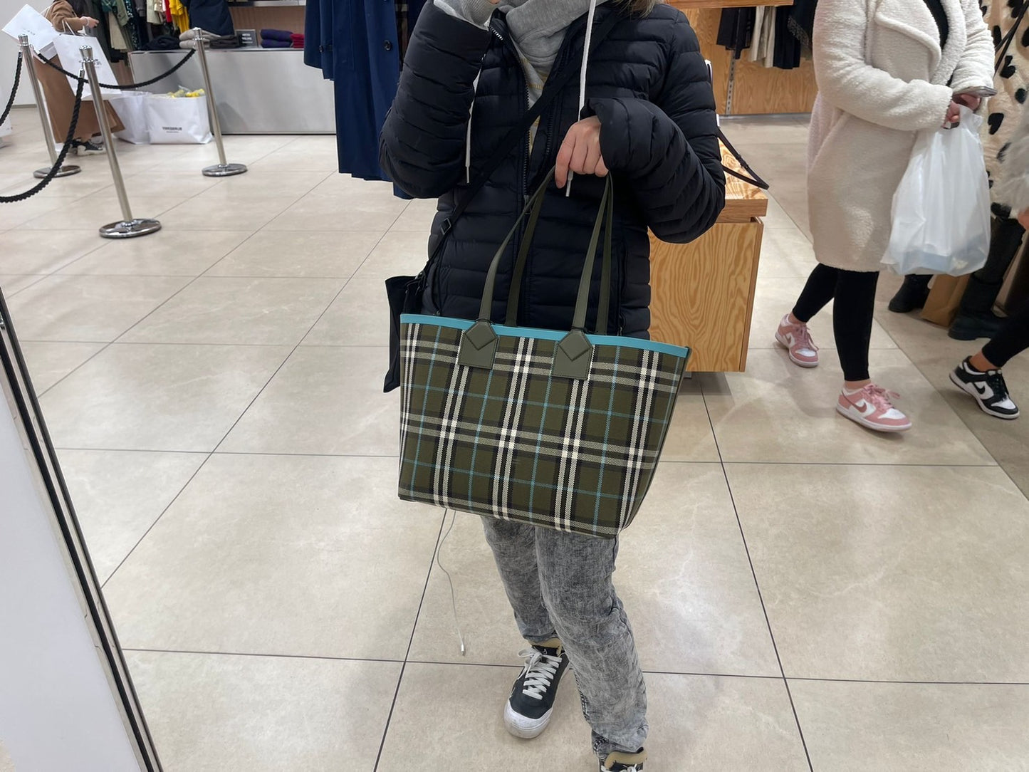 Burberry 格紋托特包