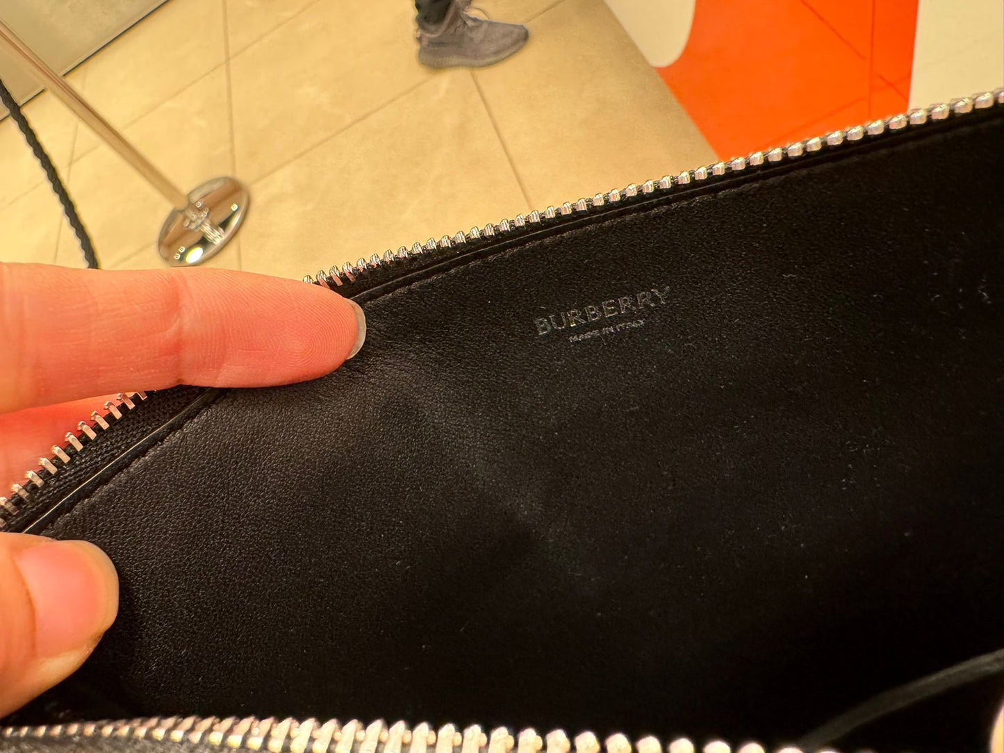 Burberry 國際象棋袋單肩包