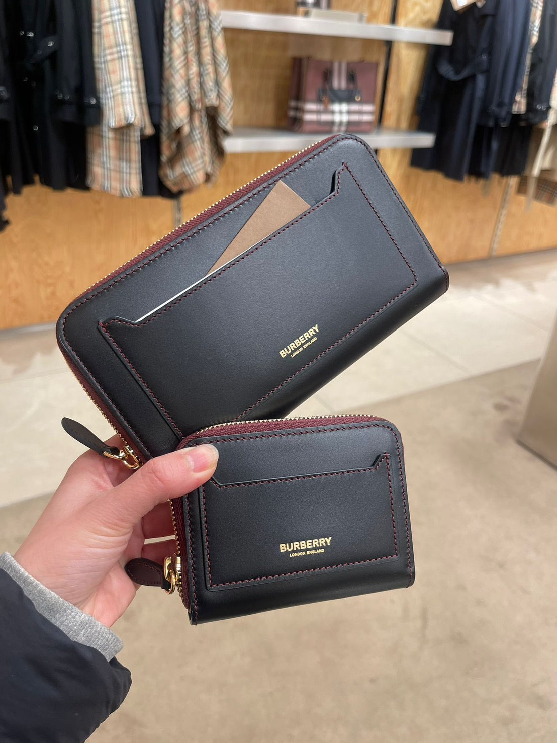 Burberry 口袋皮夾