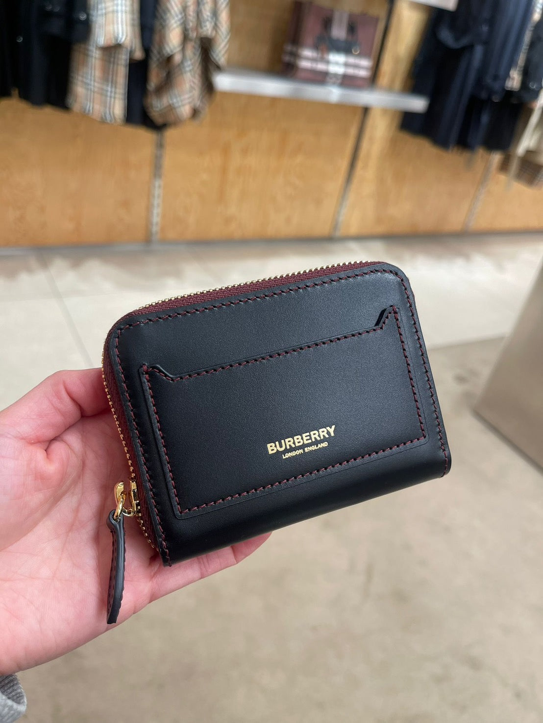Burberry 口袋皮夾