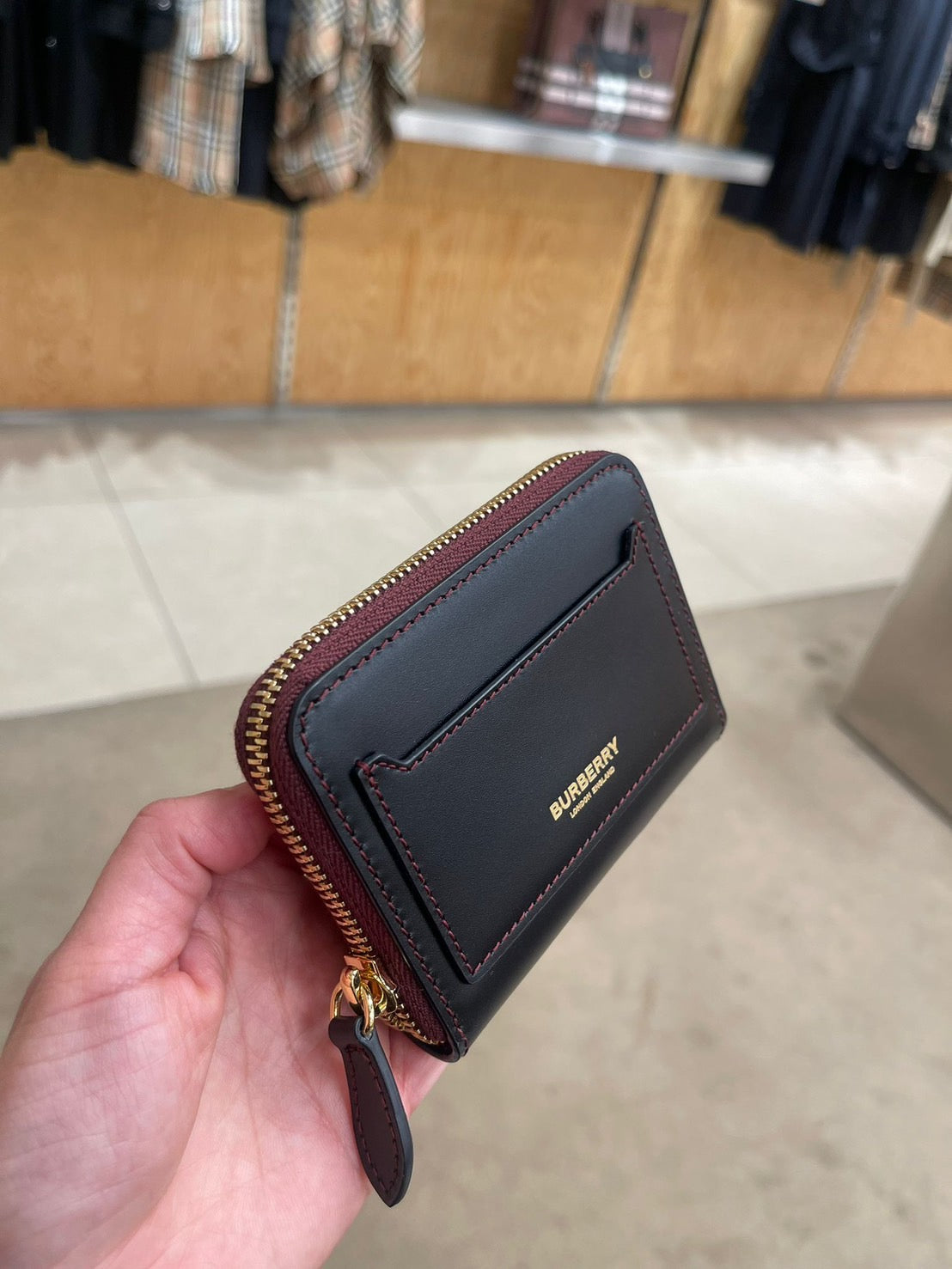 Burberry 口袋皮夾