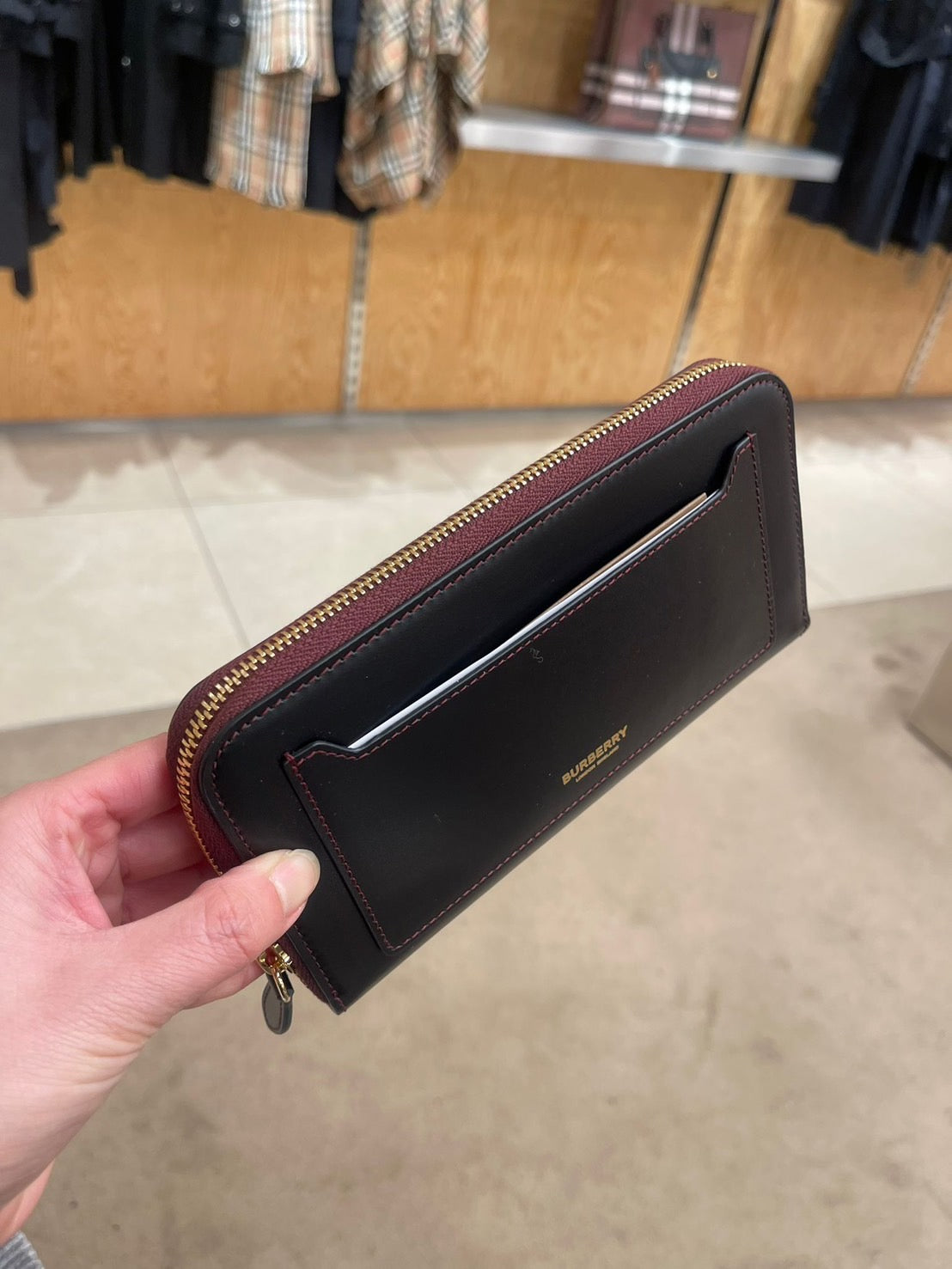 Burberry 口袋皮夾
