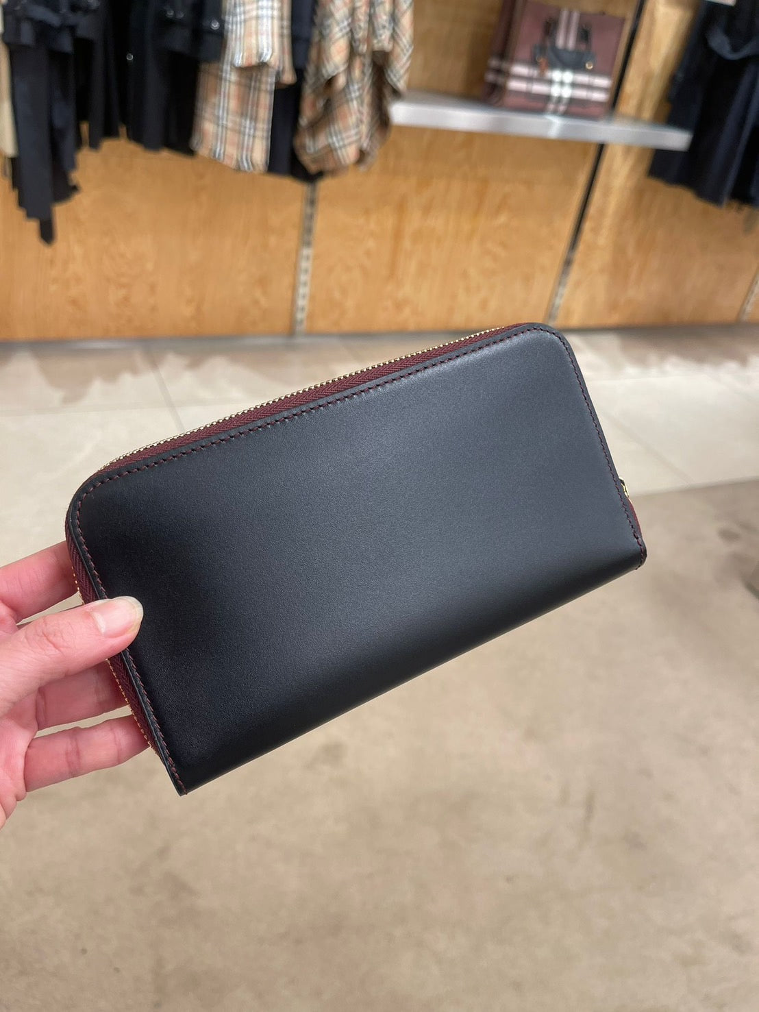 Burberry 口袋皮夾