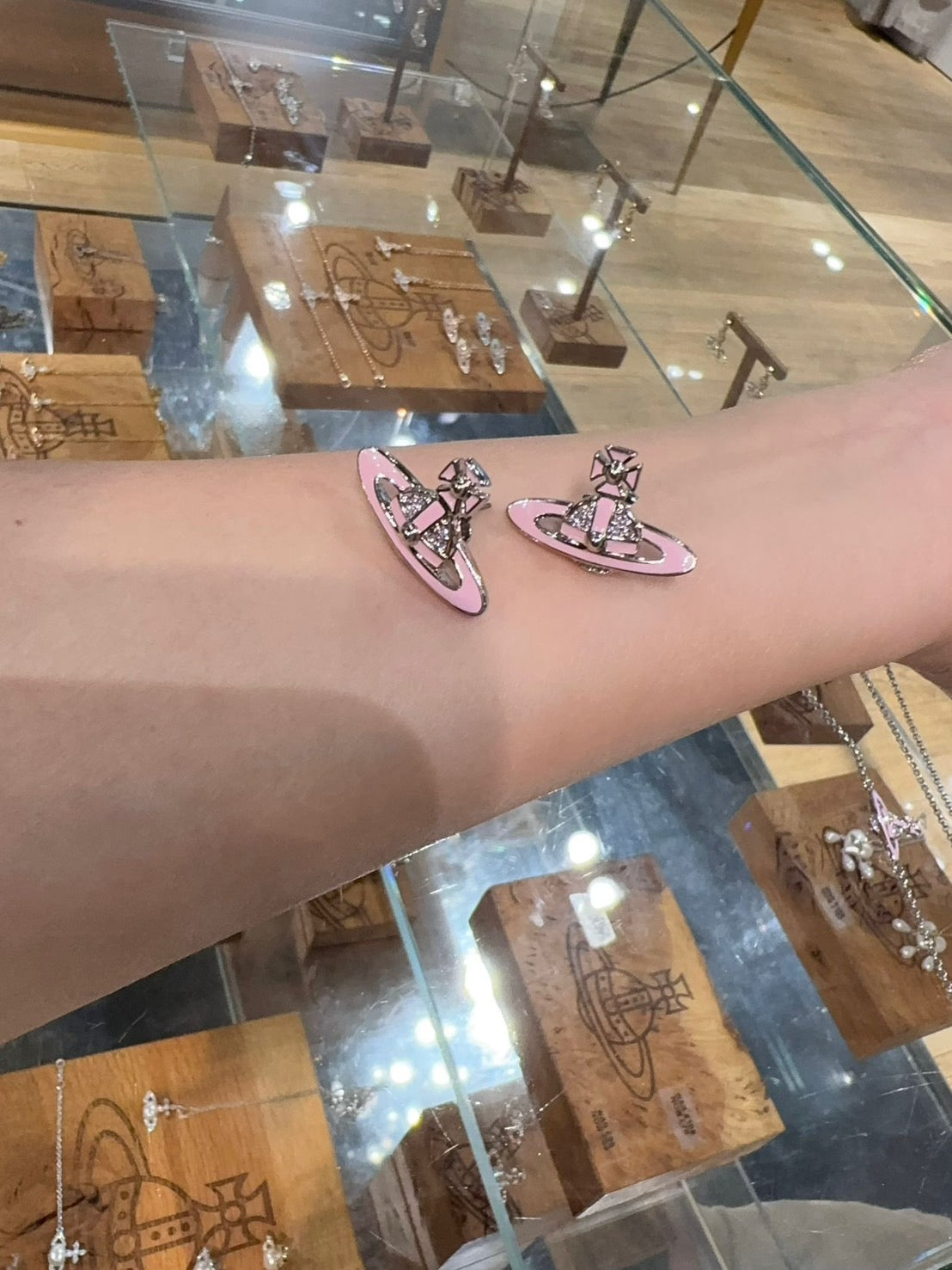 Vivienne Westwood 粉色土星首飾