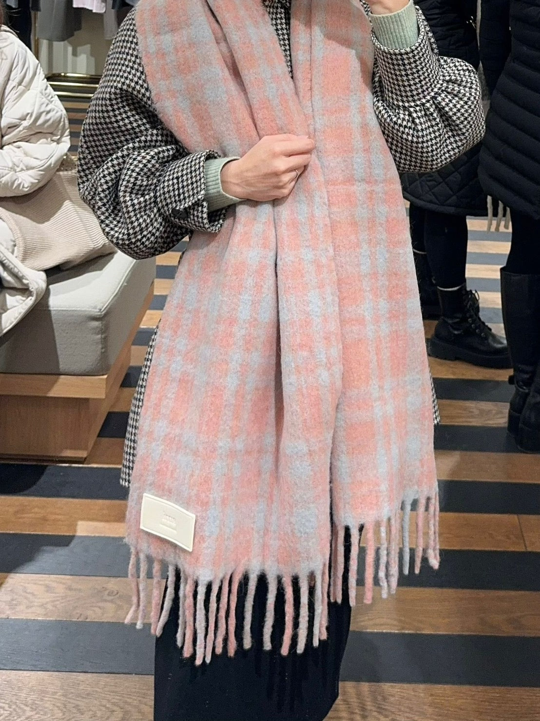 Ami 粉色格紋圍巾