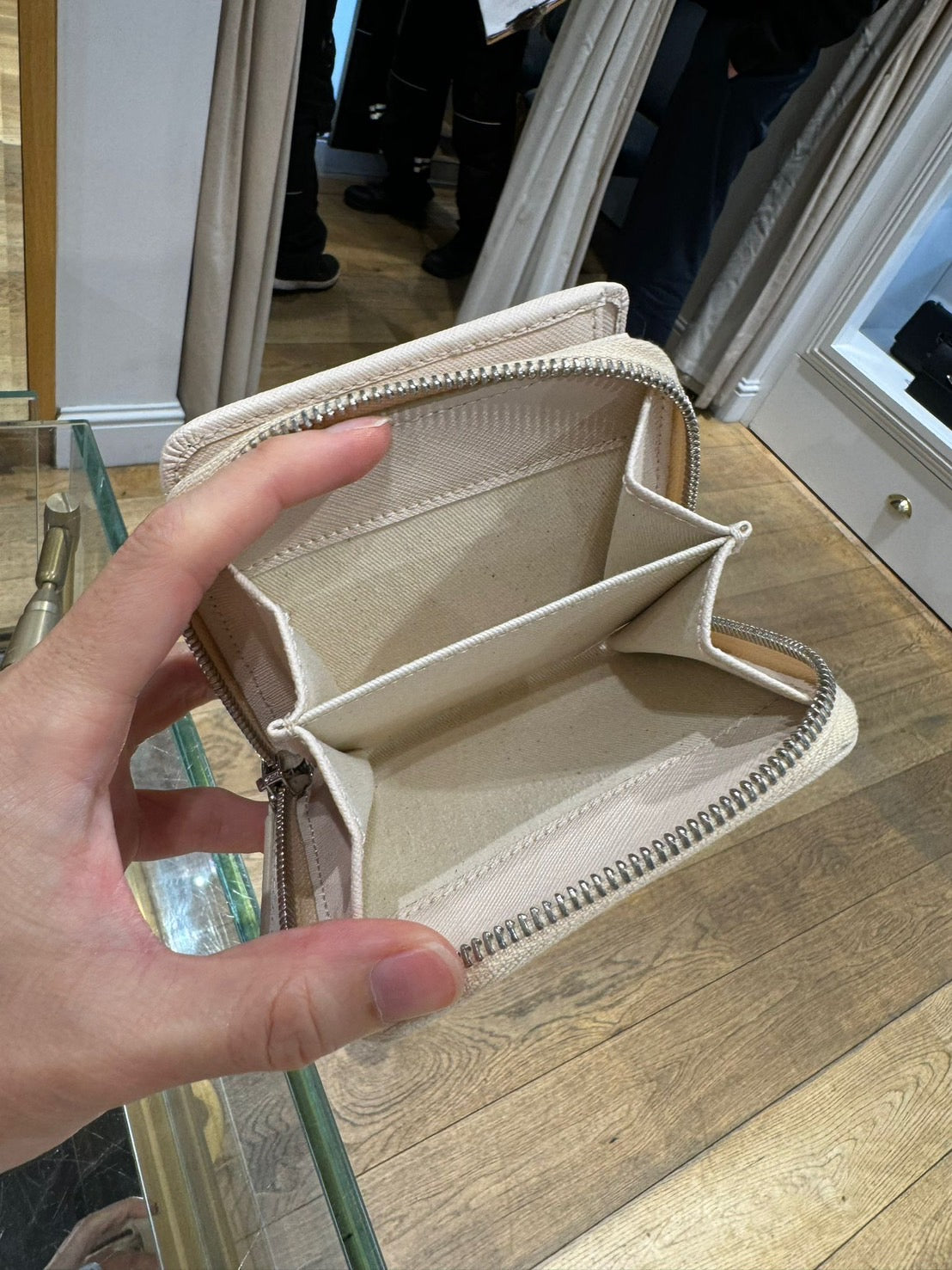 Vivienne Westwood 白色皮夾