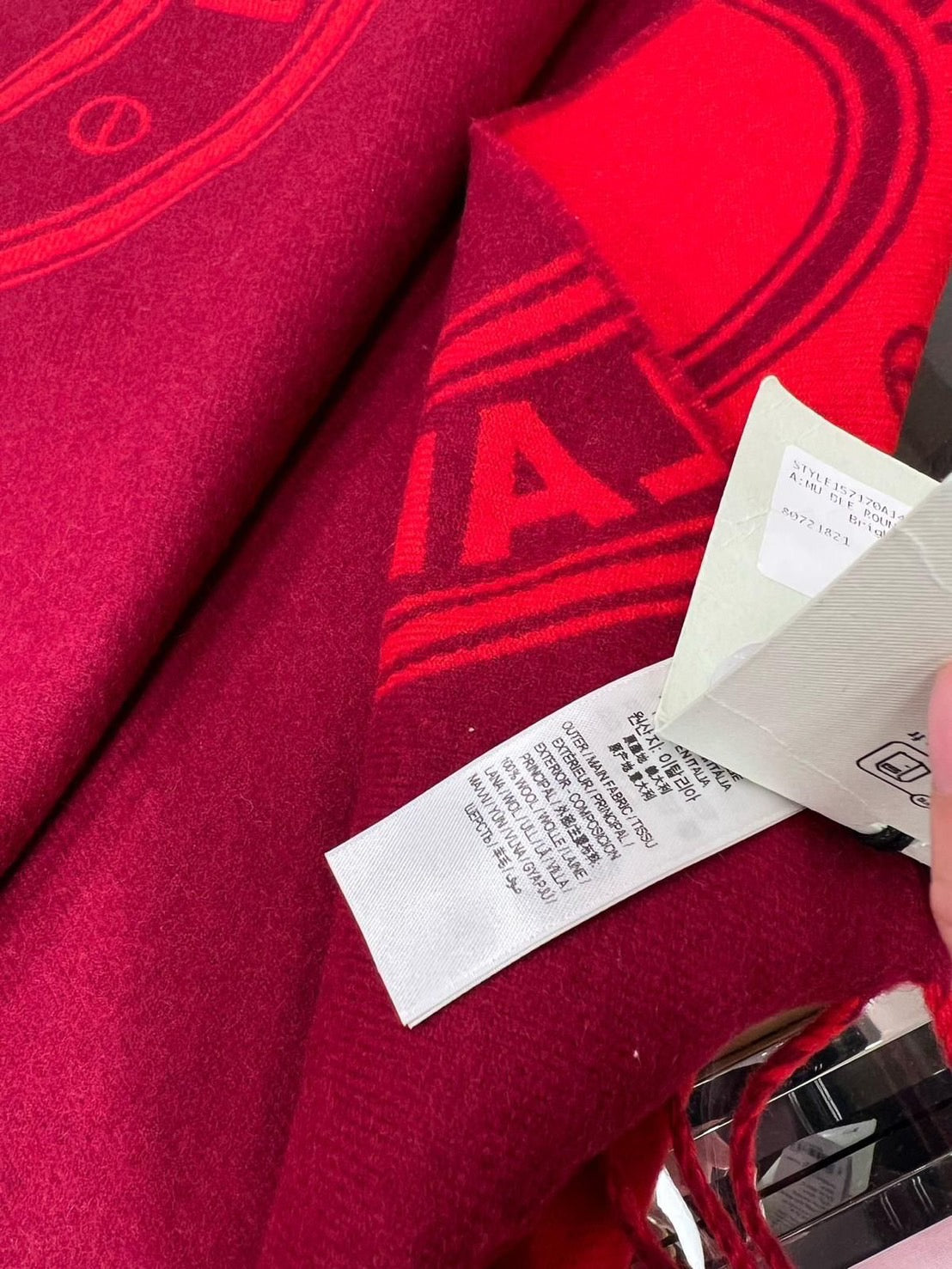 Burberry 大Logo 紅色羊毛圍巾