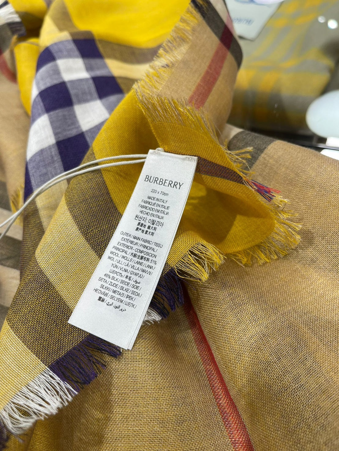 Burberry 格紋圍巾