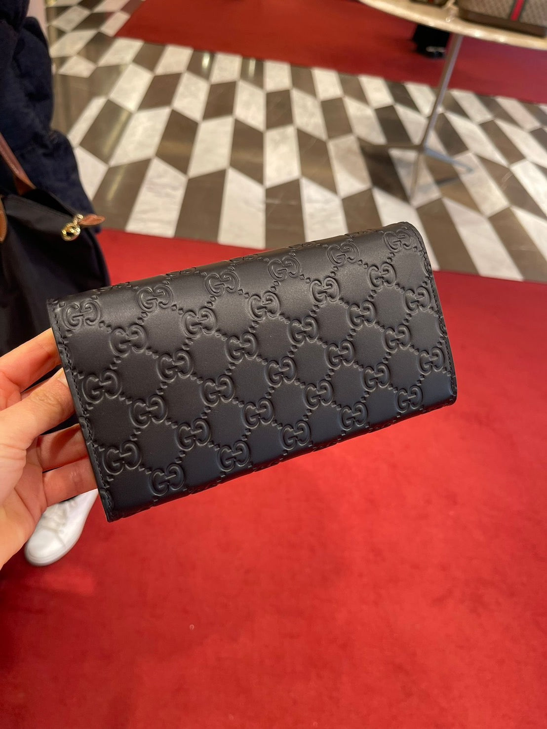 Gucci Guccissima 黑色皮革鎖扣鏈條長夾