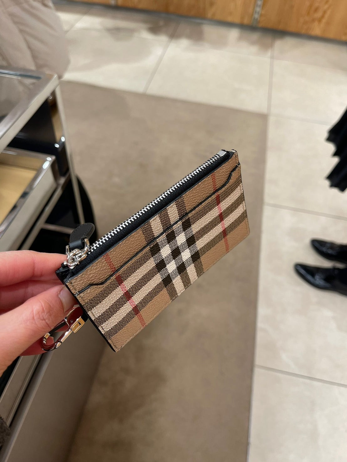 Burberry 格紋塗層帆布皮革邊飾拉鍊卡片夾