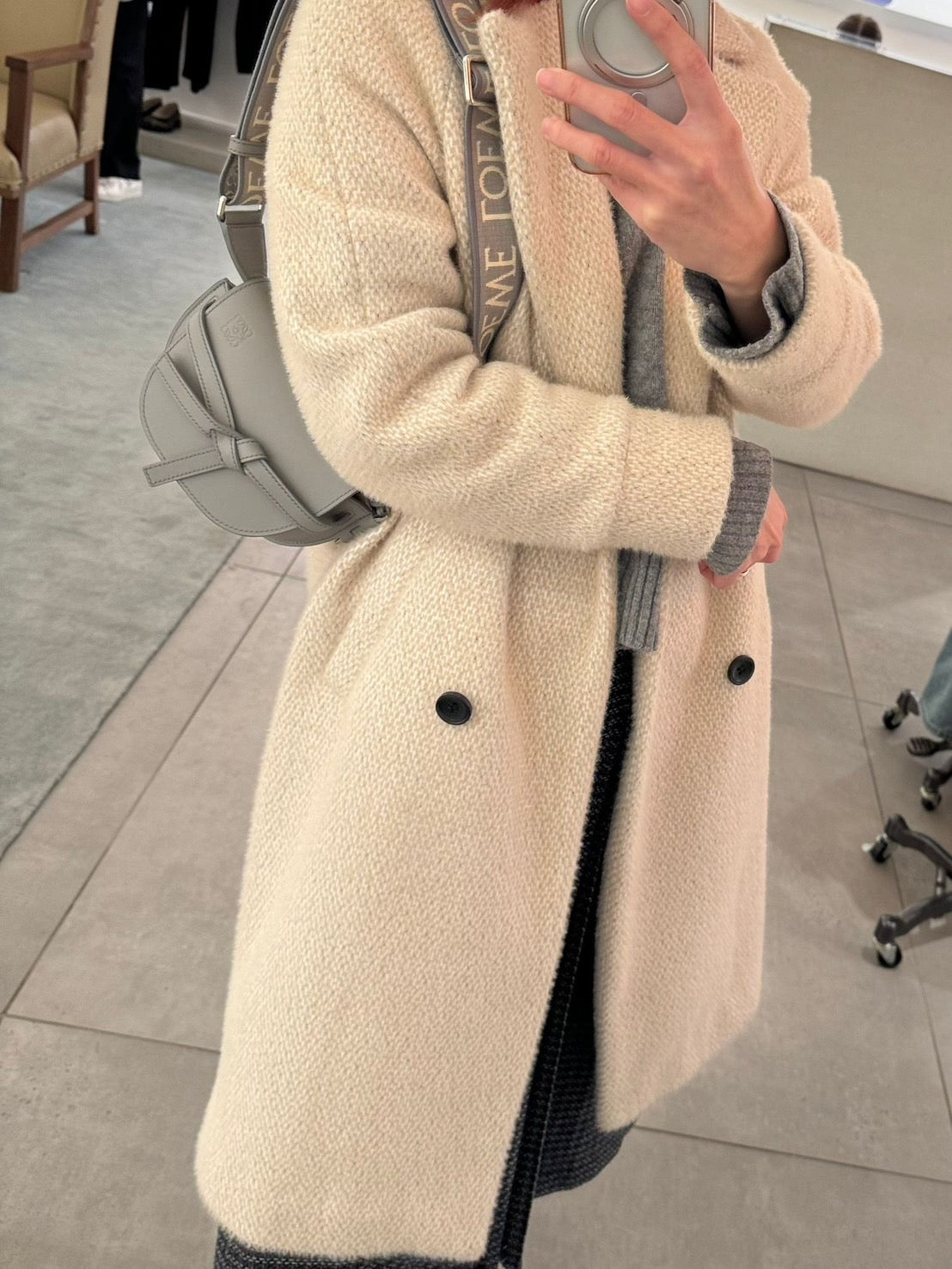 Loewe Mini Gate Dual 珍珠灰肩背包