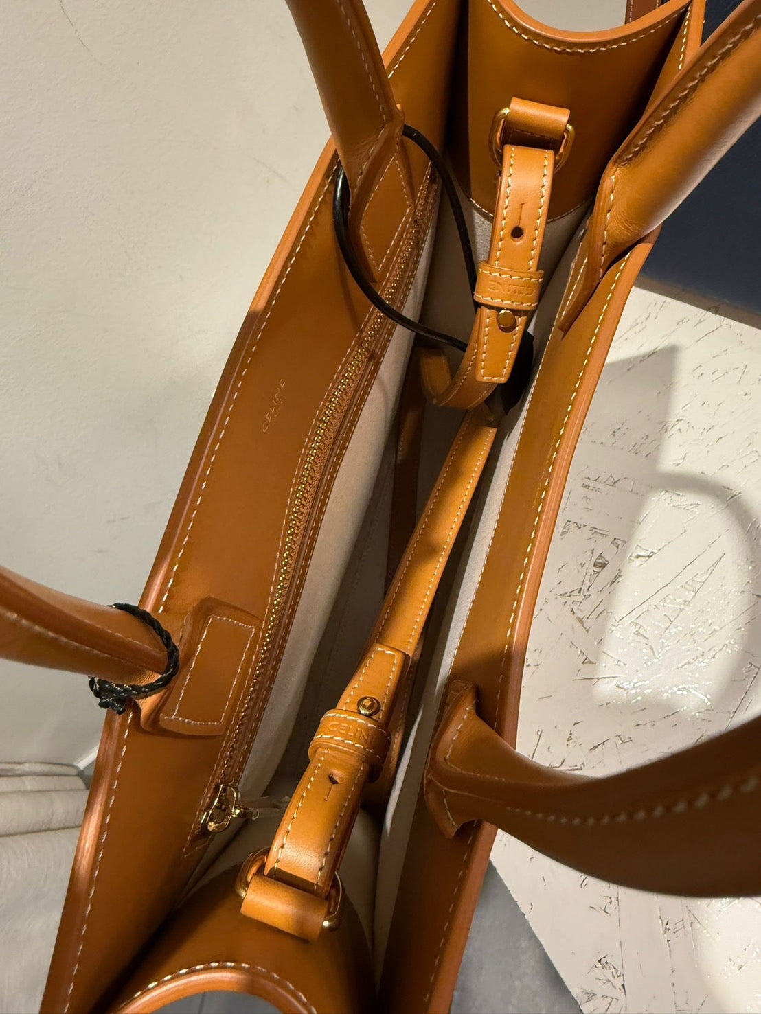 Celine Cabas Vertical 小號