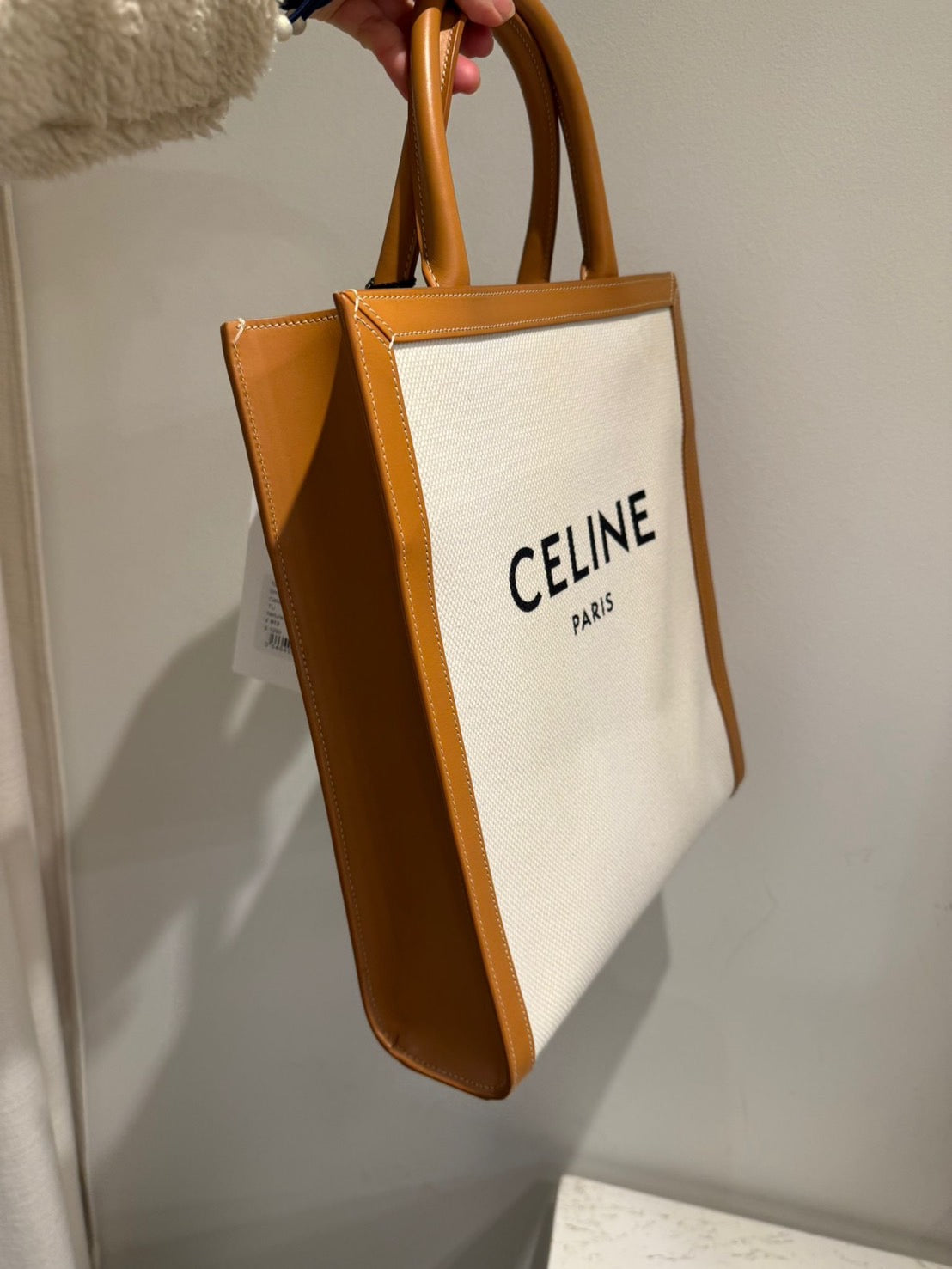 Celine Cabas Vertical 小號