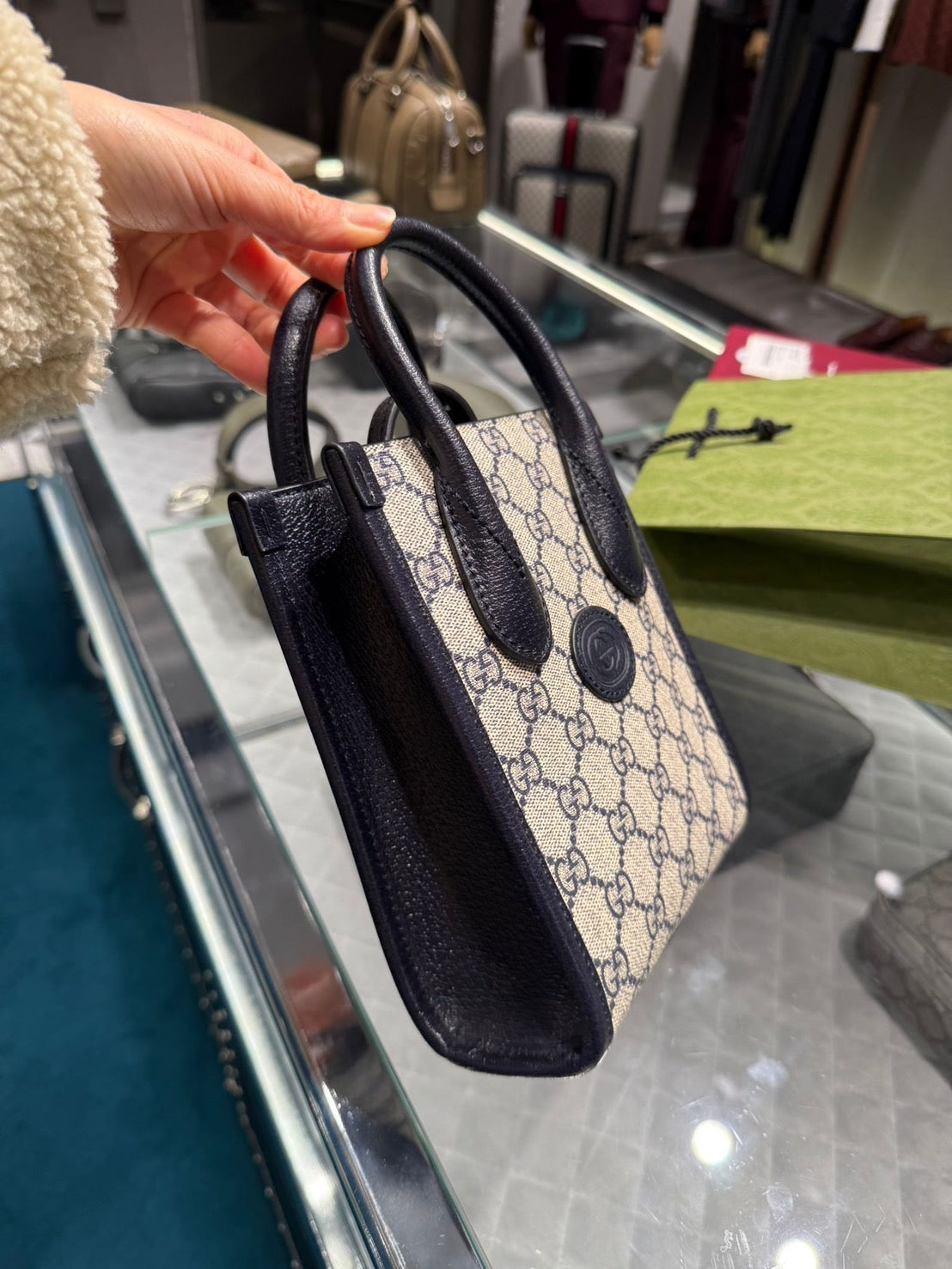 Gucci Mini GG Supreme Interlocking G 挎包