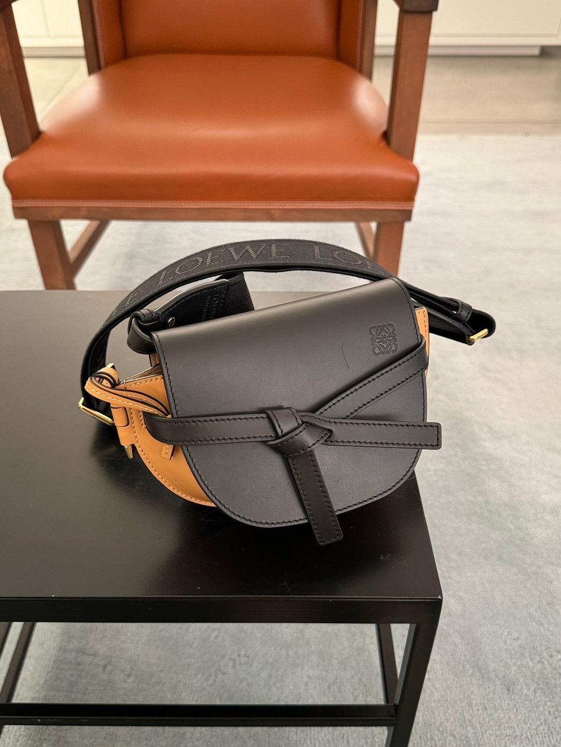 LOEWE Gate 拼色迷你皮革斜背包