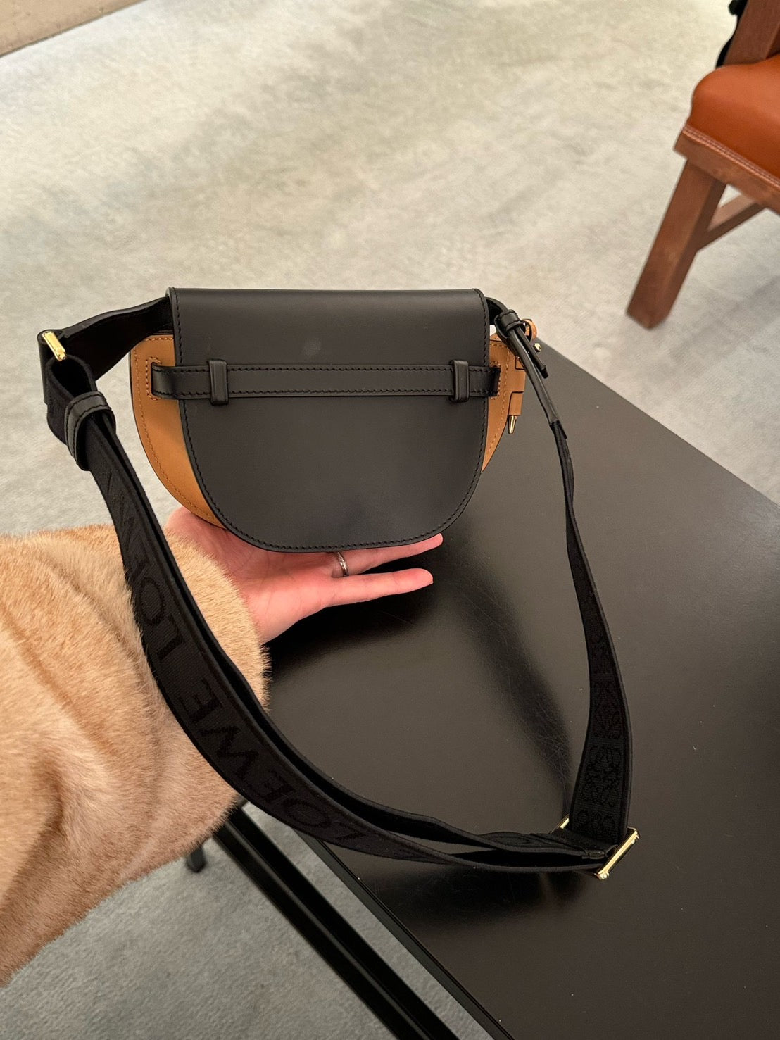 LOEWE Gate 拼色迷你皮革斜背包