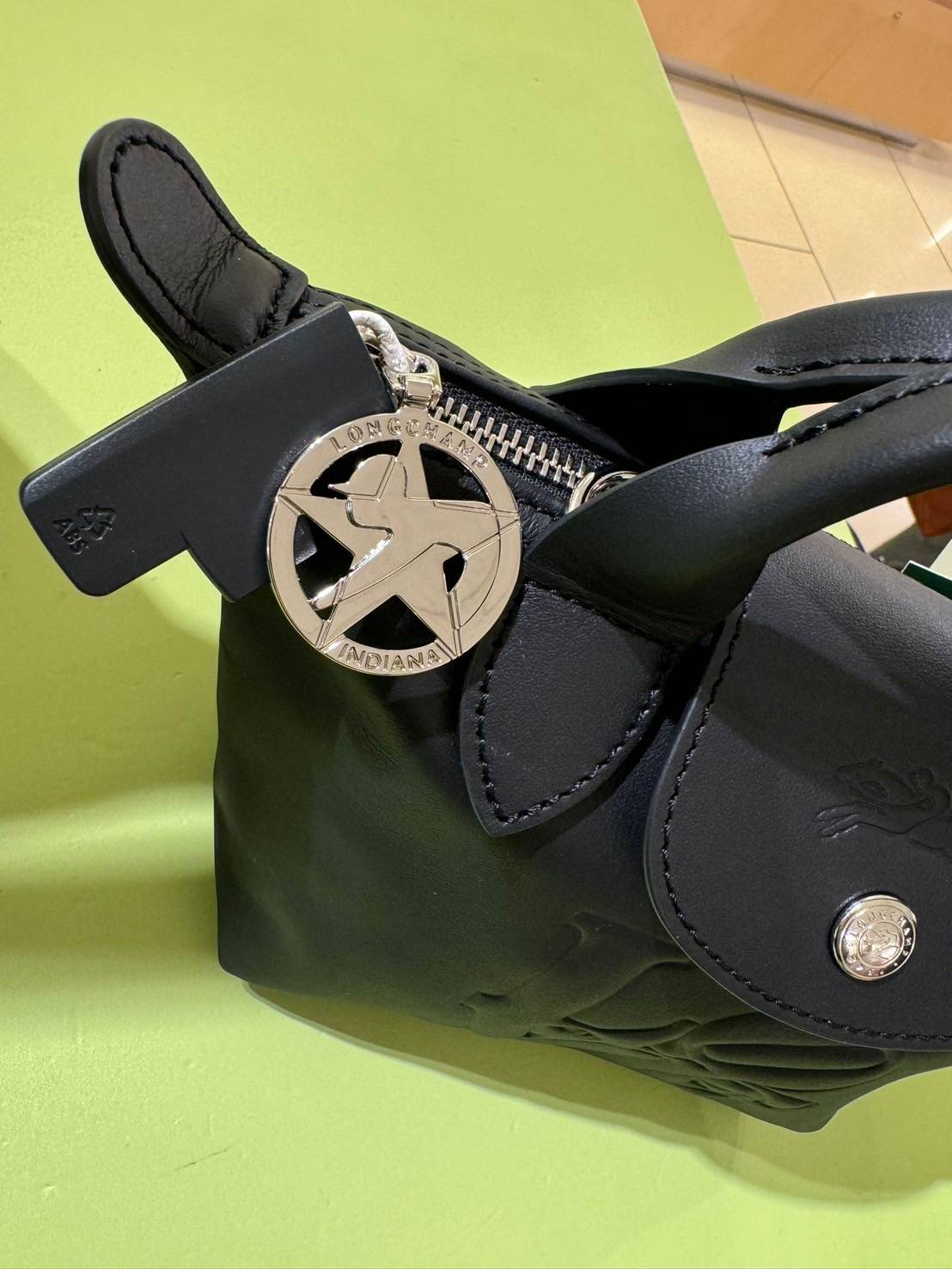 Longchamp x Robert Indiana LOVE迷你牛皮手提包