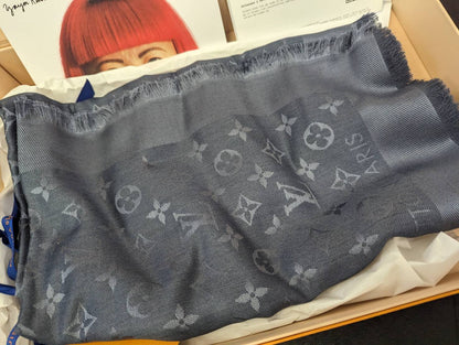 LV Monogram 經典披肩
