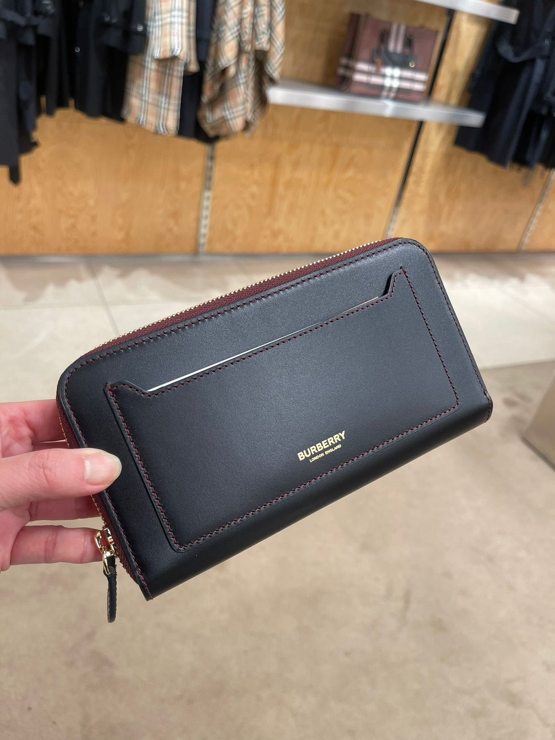 Burberry 口袋皮夾